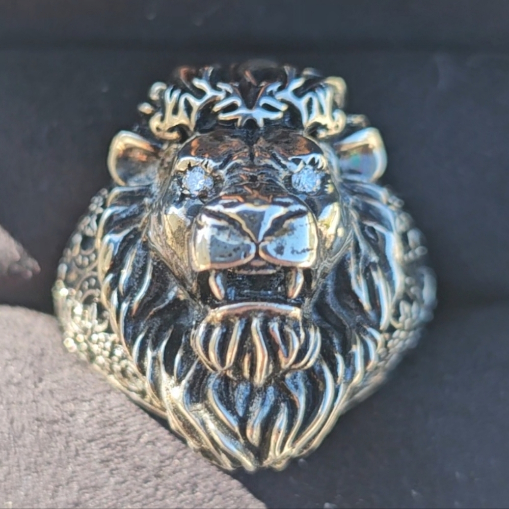 Proclamation Jewelry Sterling Silver with Diamond eyes Lion Reign Ring Size 10